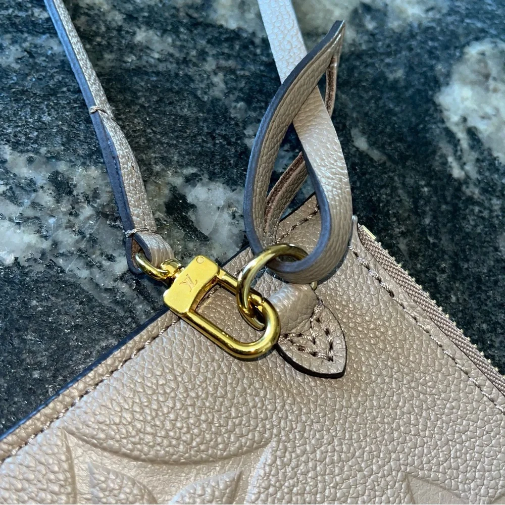 Louis Vuitton Pochette ONLY - Turtledove - Monogram Empreinte Leather - Picture 3 of 7